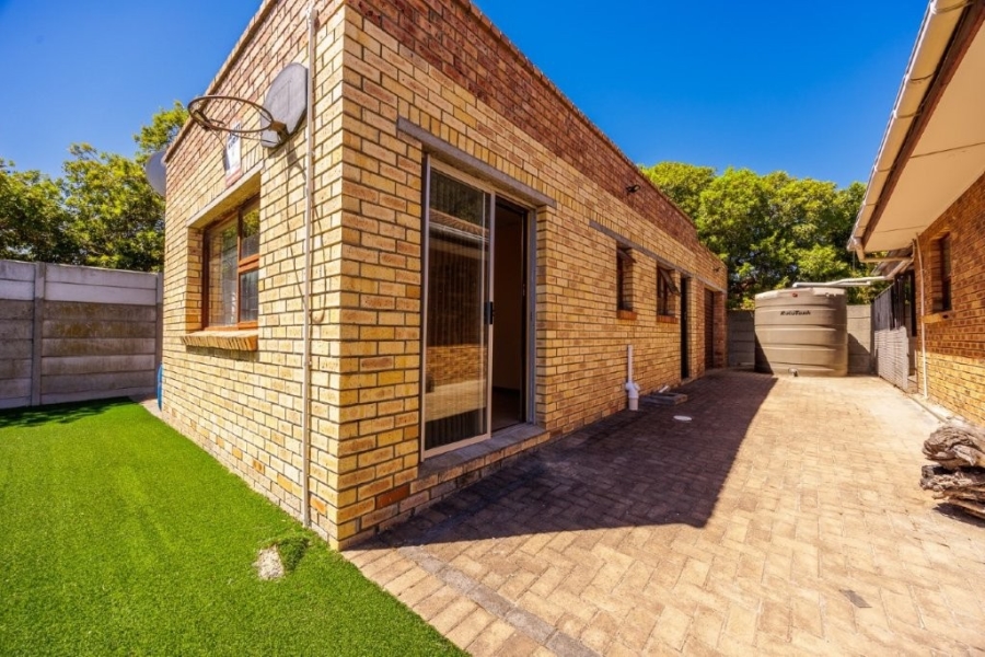 4 Bedroom Property for Sale in Soneike Western Cape